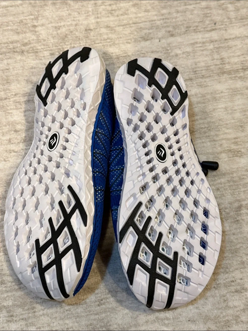 NWOT Youth kids size 3-4 water shoes Slip-On